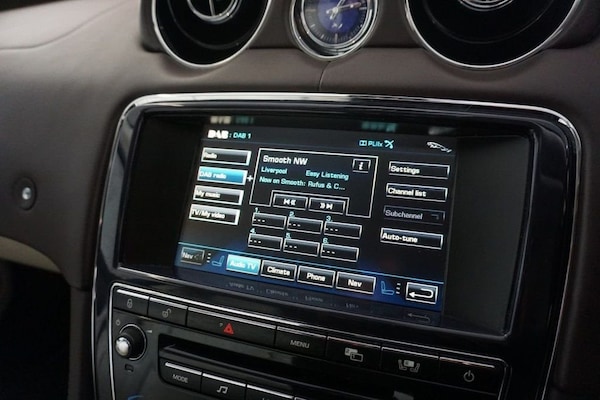 Used Jaguar XJ 2011 for sale - 76223462: Photo 32