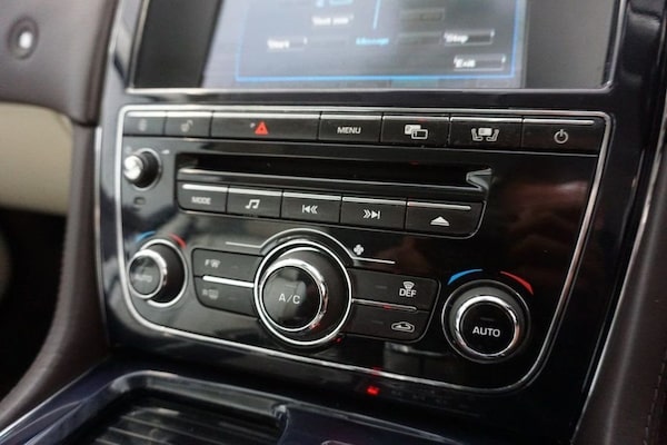 Used Jaguar XJ 2011 for sale - 76223462: Photo 39