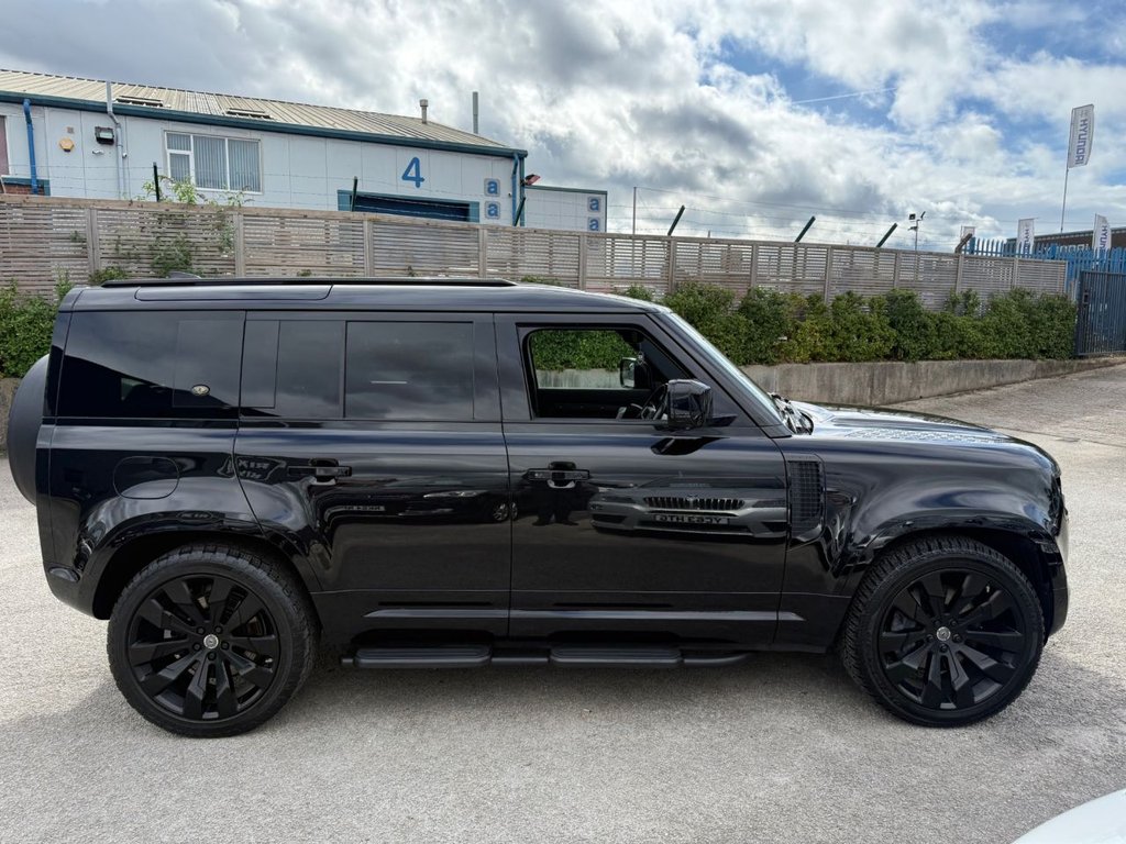 Used Land Rover Defender 2022 for sale - 75937629: Photo 11