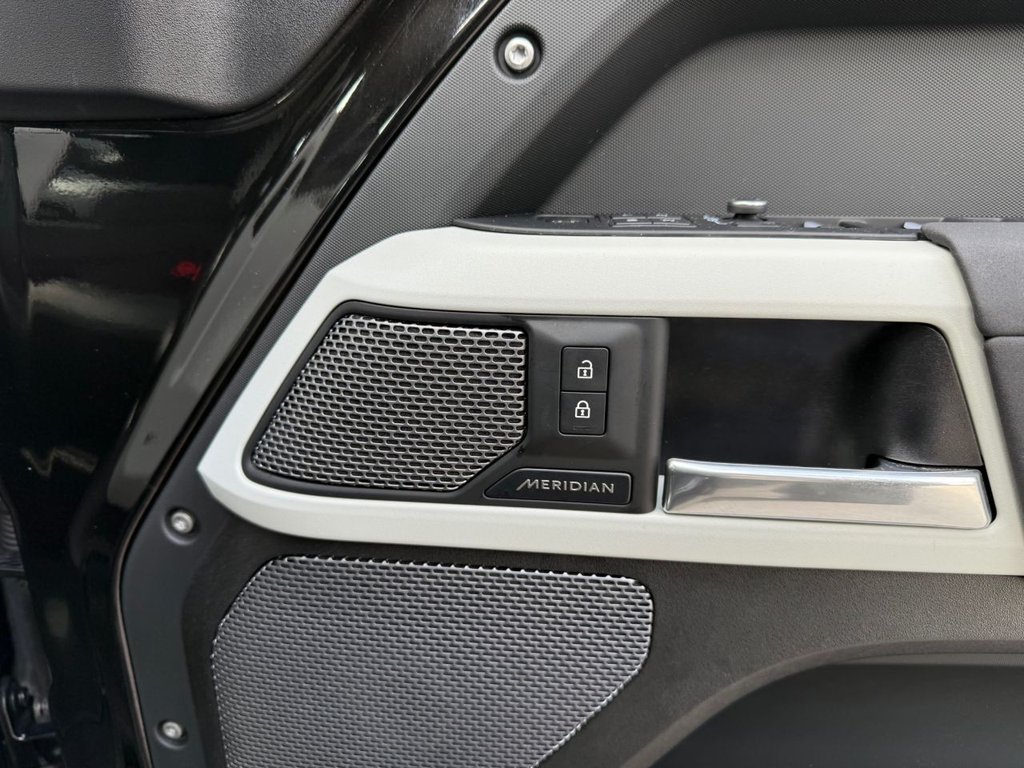 Used Land Rover Defender 2022 for sale - 75937629: Photo 18