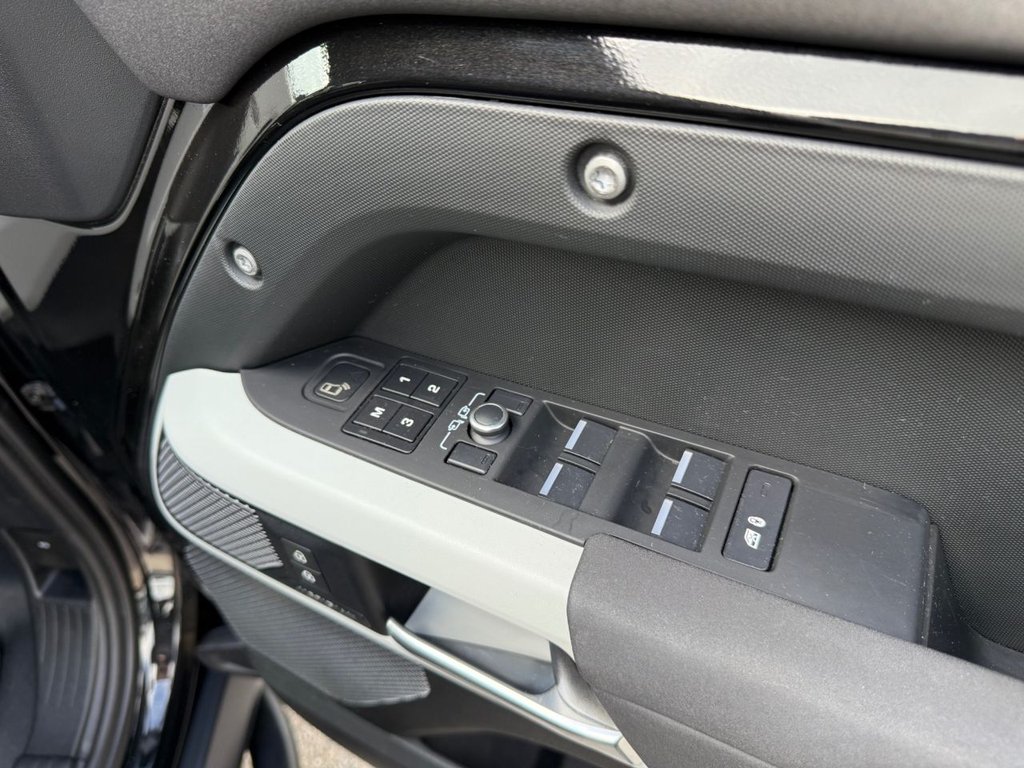 Used Land Rover Defender 2022 for sale - 75937629: Photo 19
