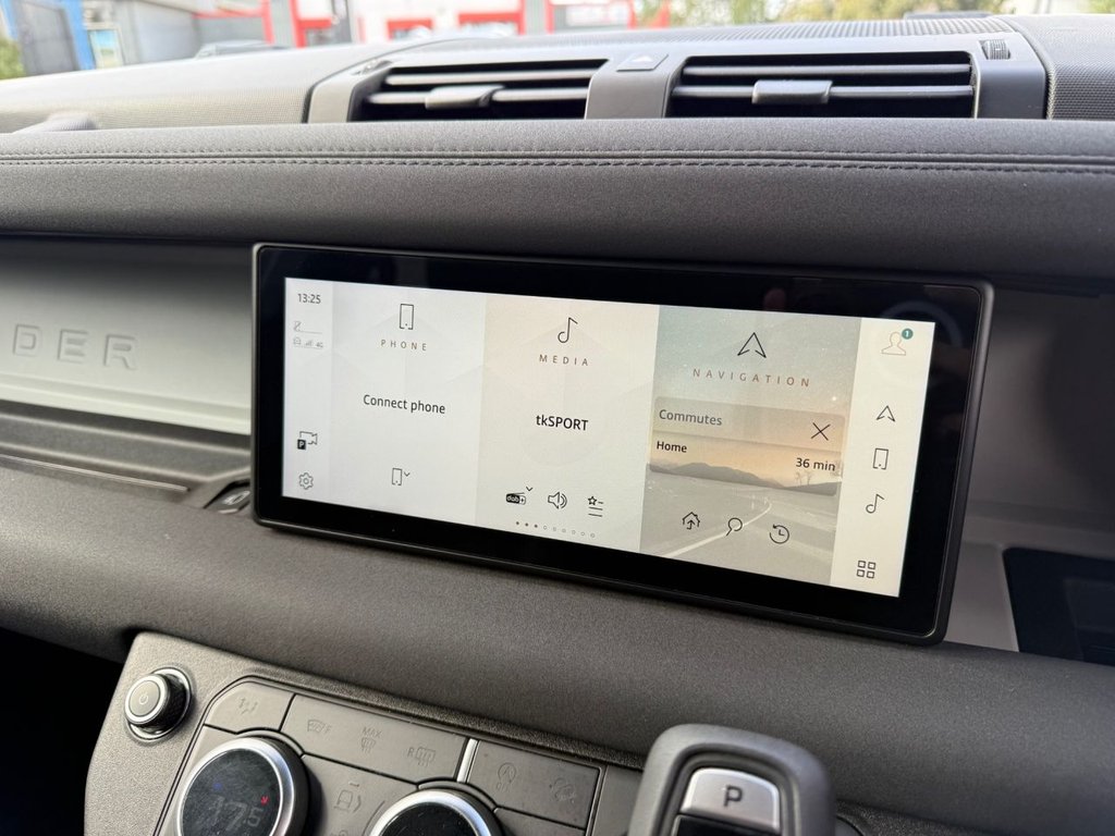 Used Land Rover Defender 2022 for sale - 75937629: Photo 24