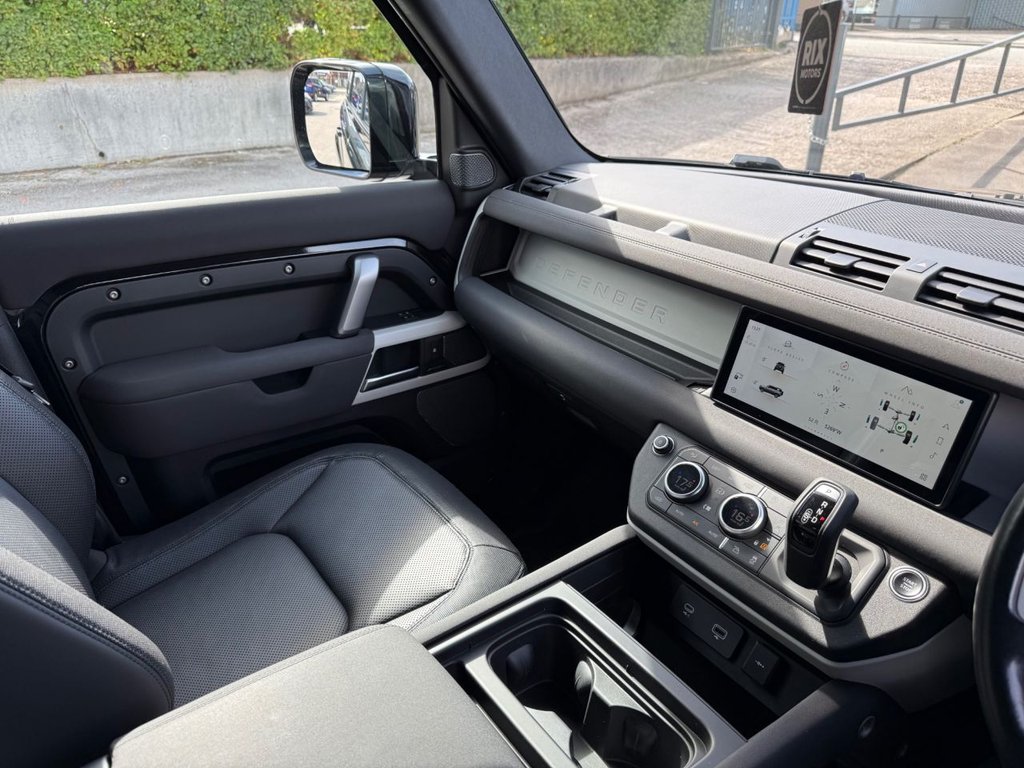 Used Land Rover Defender 2022 for sale - 75937629: Photo 31