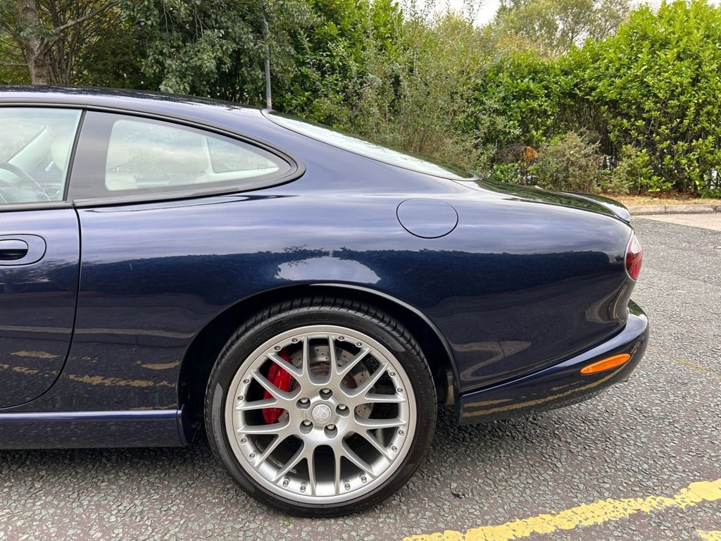 Used Jaguar XKR 2005 for sale - 76323054: Photo 10