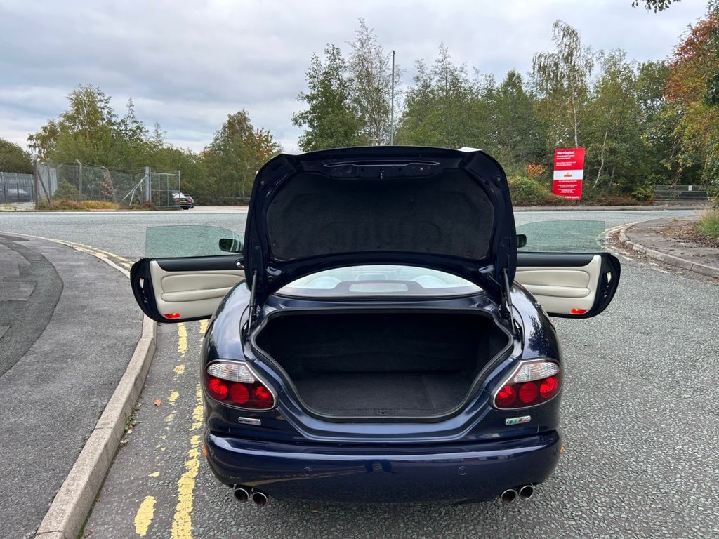 Used Jaguar XKR 2005 for sale - 76323054: Photo 16