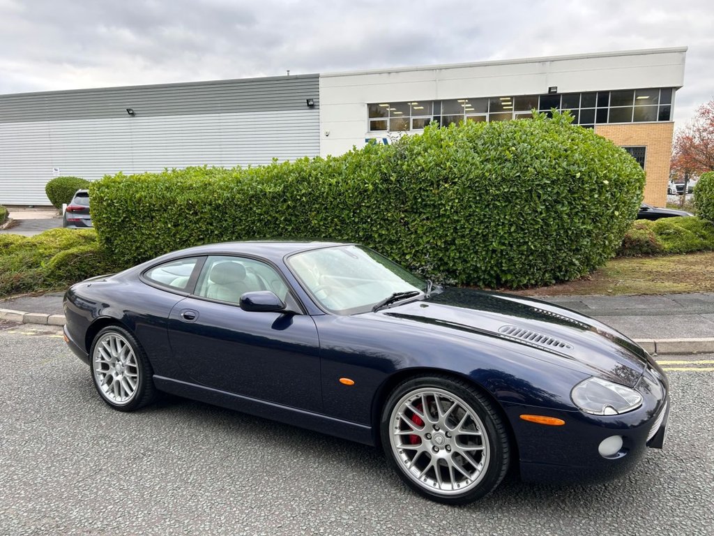 Used Jaguar XKR 2005 for sale - 76323054: Photo 2