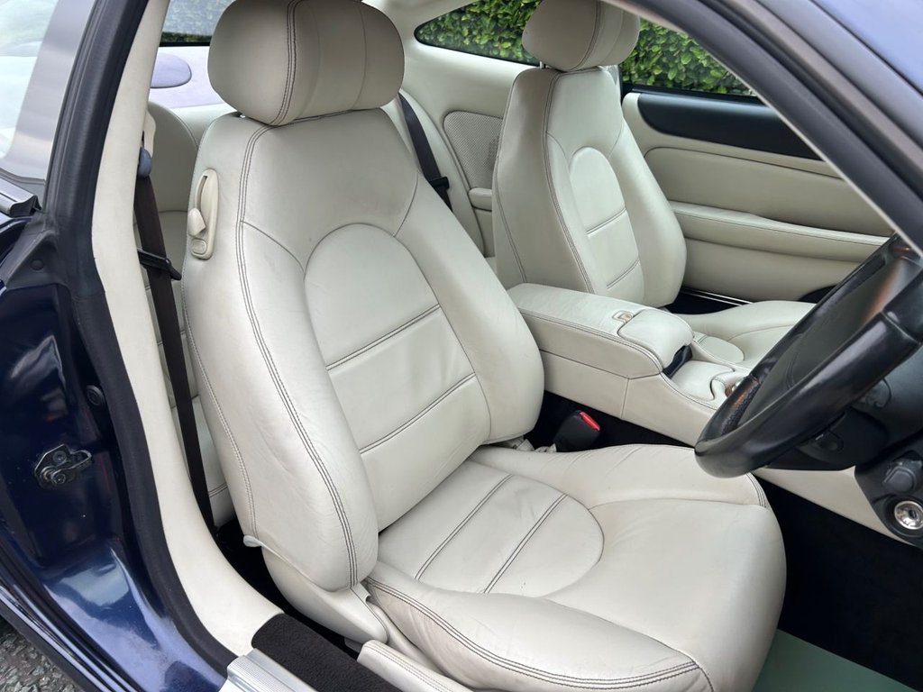 Used Jaguar XKR 2005 for sale - 76323054: Photo 23