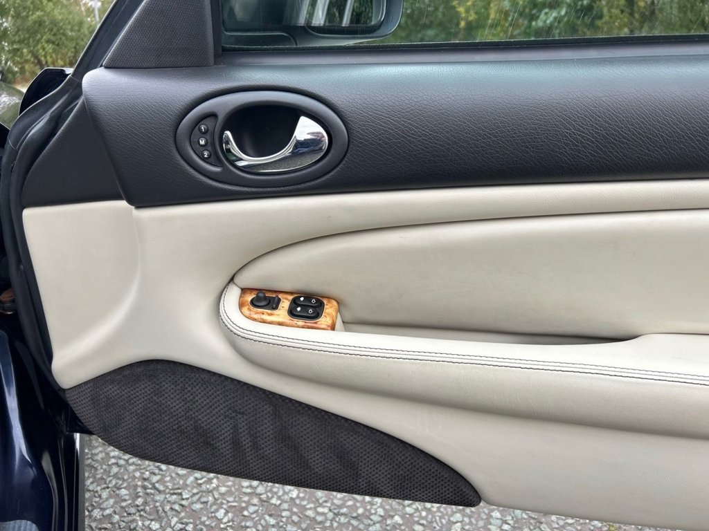 Used Jaguar XKR 2005 for sale - 76323054: Photo 25