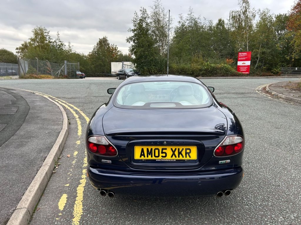 Used Jaguar XKR 2005 for sale - 76323054: Photo 5