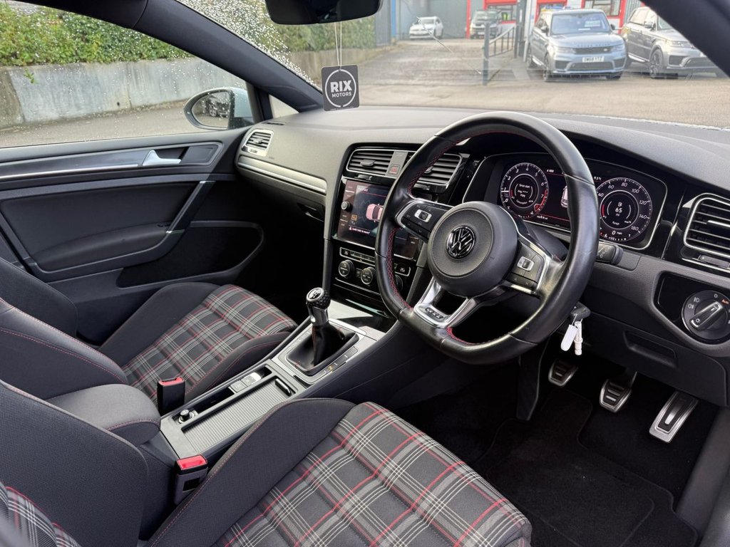 Used Volkswagen Golf 2017 for sale - 76901000: Photo 14