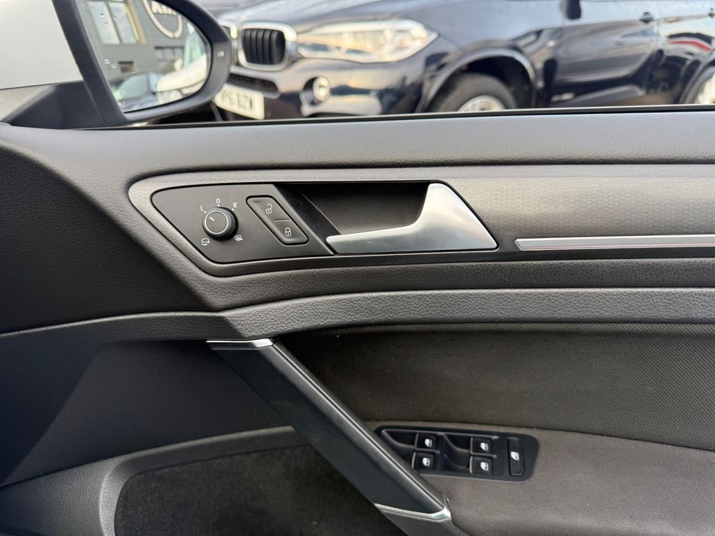 Used Volkswagen Golf 2017 for sale - 76901000: Photo 16