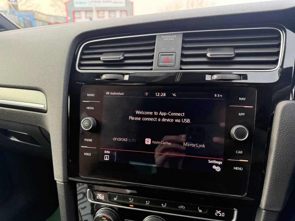 Used Volkswagen Golf 2017 for sale - 76901000: Photo 22