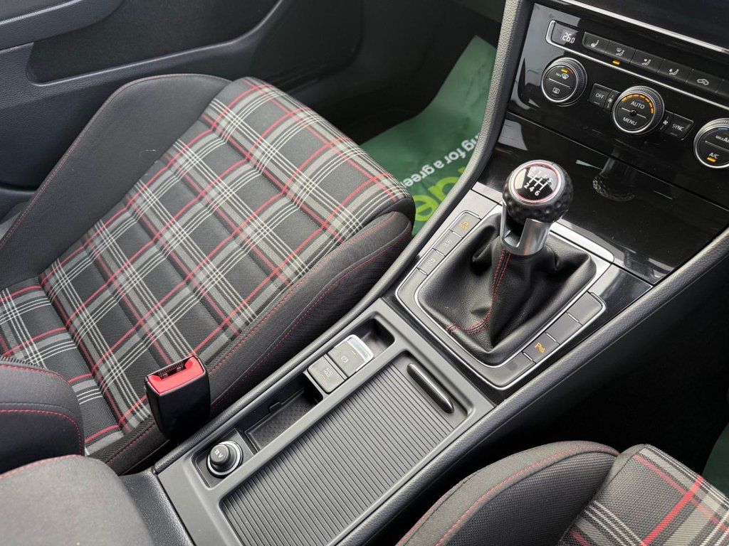 Used Volkswagen Golf 2017 for sale - 76901000: Photo 27