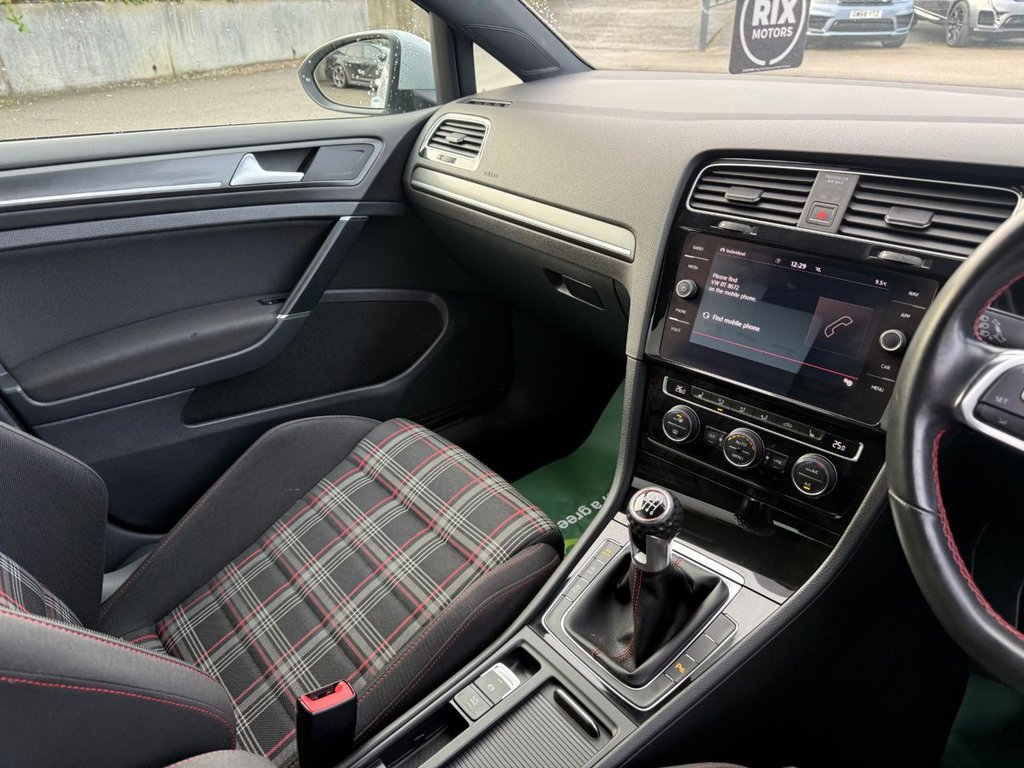 Used Volkswagen Golf 2017 for sale - 76901000: Photo 28