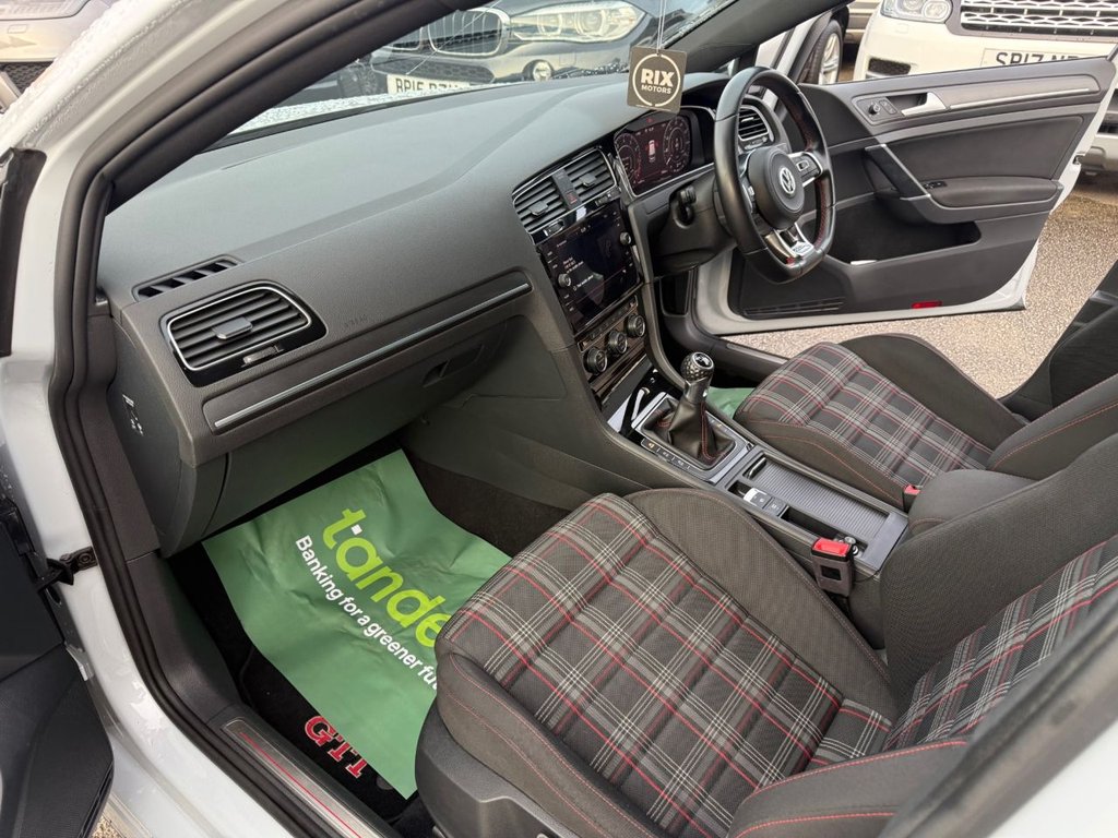 Used Volkswagen Golf 2017 for sale - 76901000: Photo 29