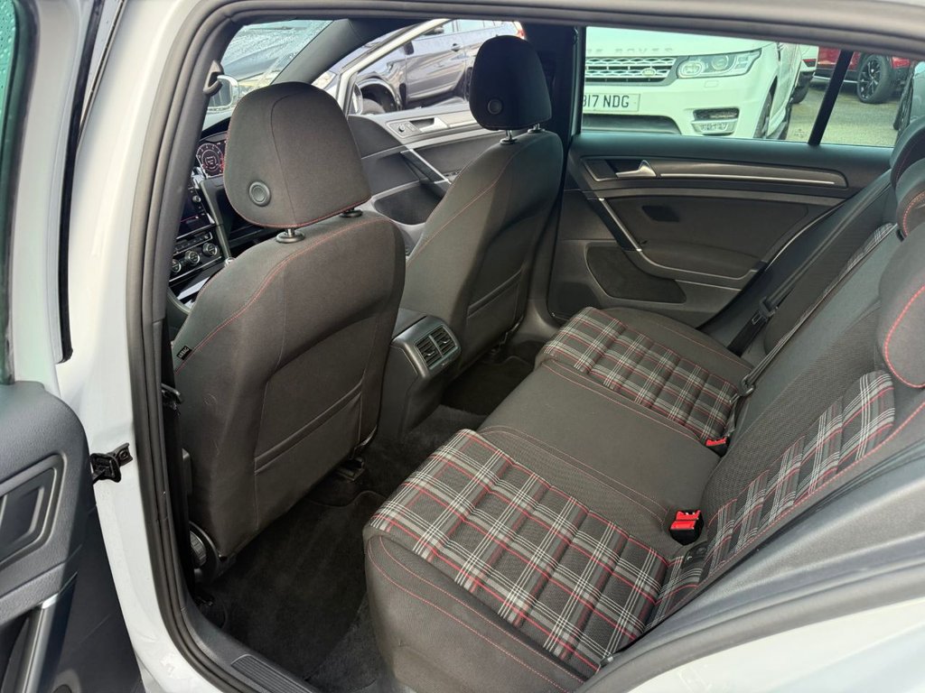 Used Volkswagen Golf 2017 for sale - 76901000: Photo 30