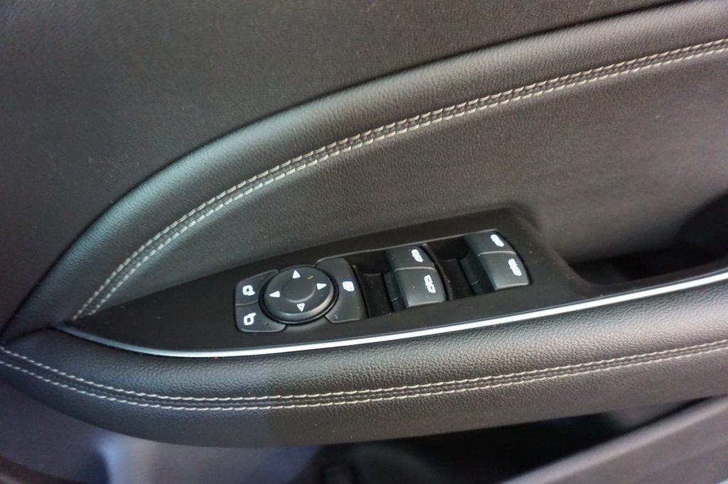 Used Vauxhall Insignia 2017 for sale - 76375894: Photo 19