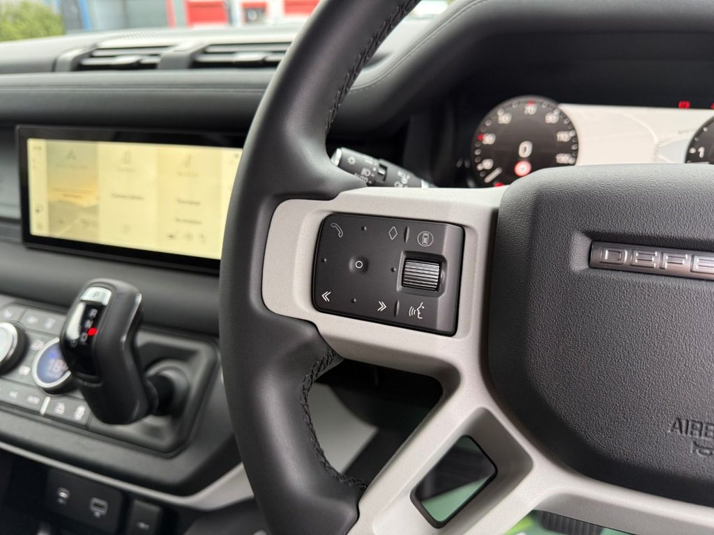 Used Land Rover Defender 2023 for sale - 75923535: Photo 17