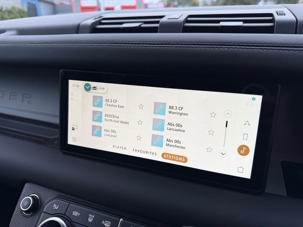 Used Land Rover Defender 2023 for sale - 75923535: Photo 24