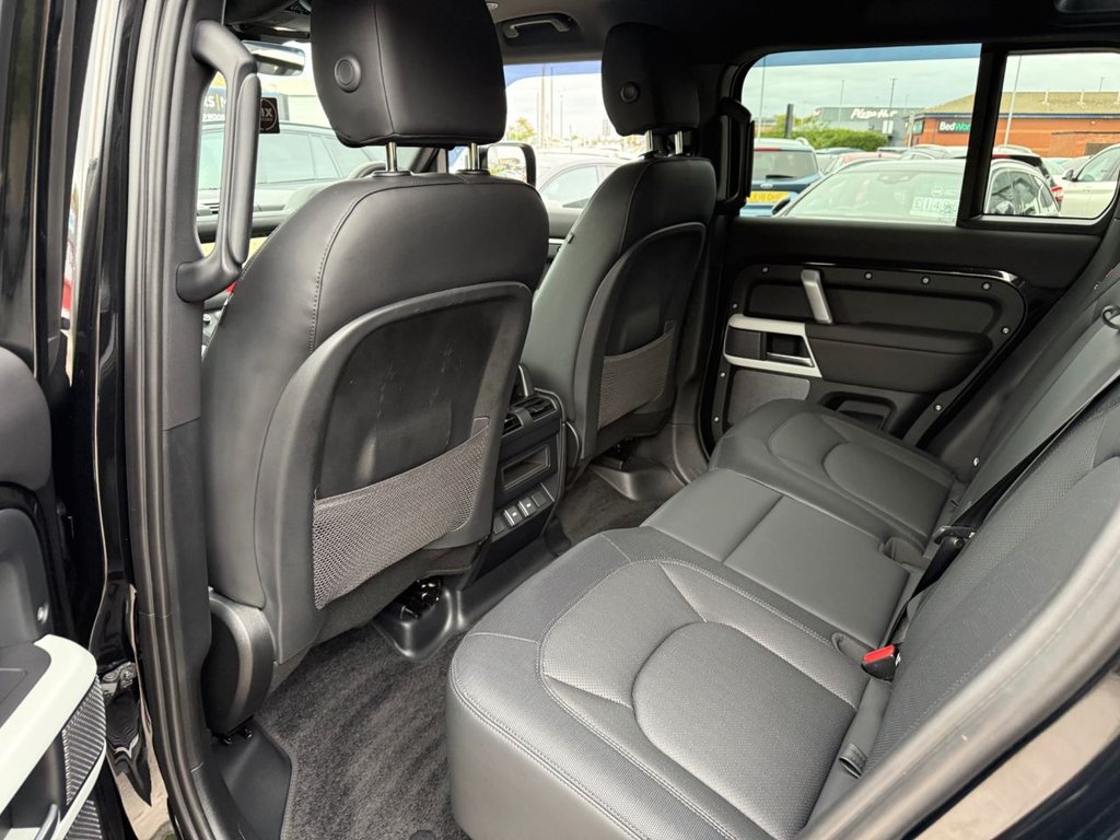 Used Land Rover Defender 2023 for sale - 75923535: Photo 31