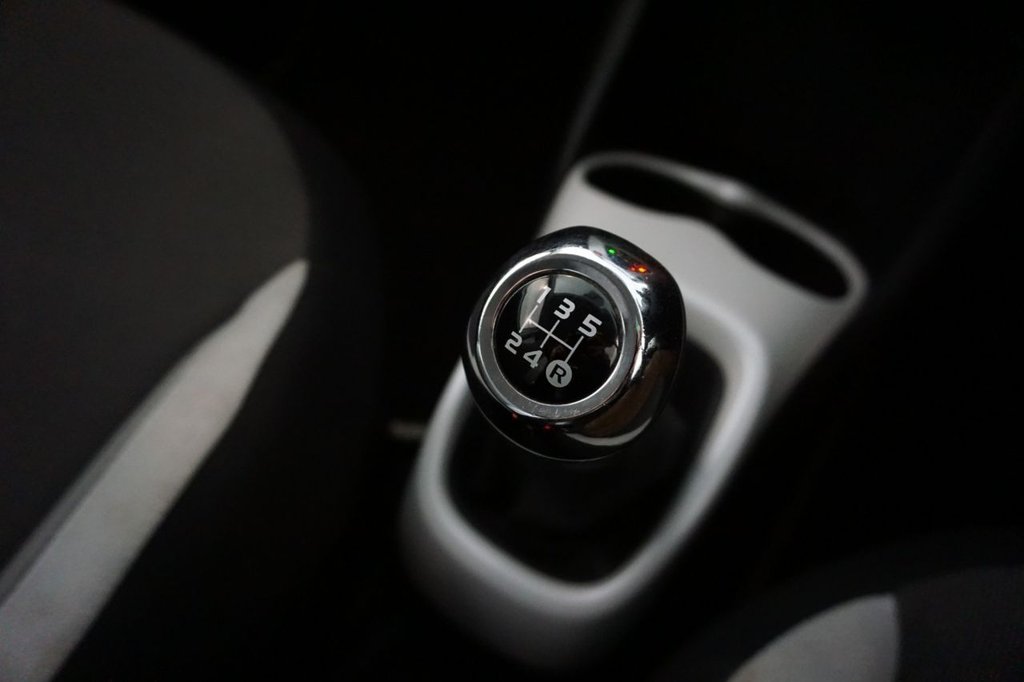 Used Toyota AYGO 2015 for sale - 77027012: Photo 21