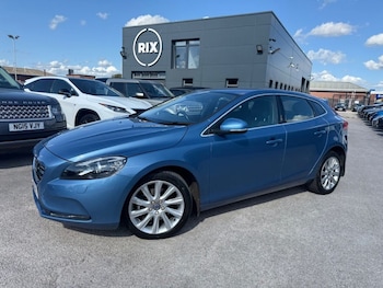 Used Volvo V40 2016 for sale - 75855202: Photo