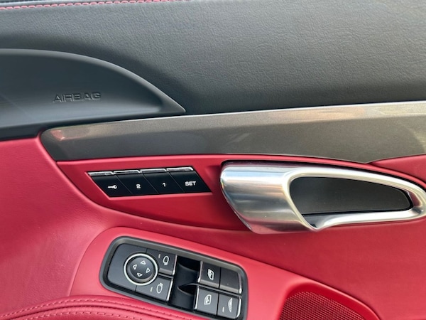Used Porsche 911 2018 for sale - 75573873: Photo 31