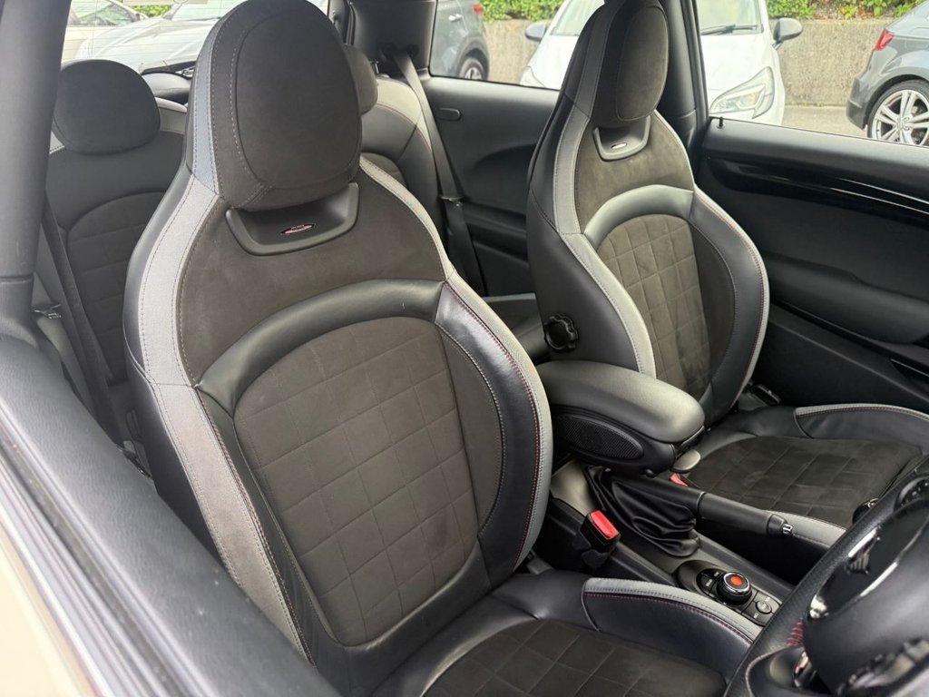 Used MINI Hatch 2019 for sale - 76203436: Photo 11