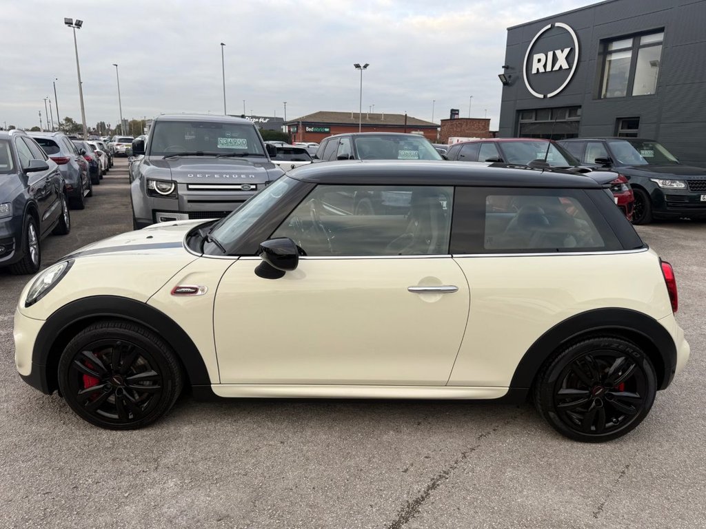 Used MINI Hatch 2019 for sale - 76203436: Photo 3