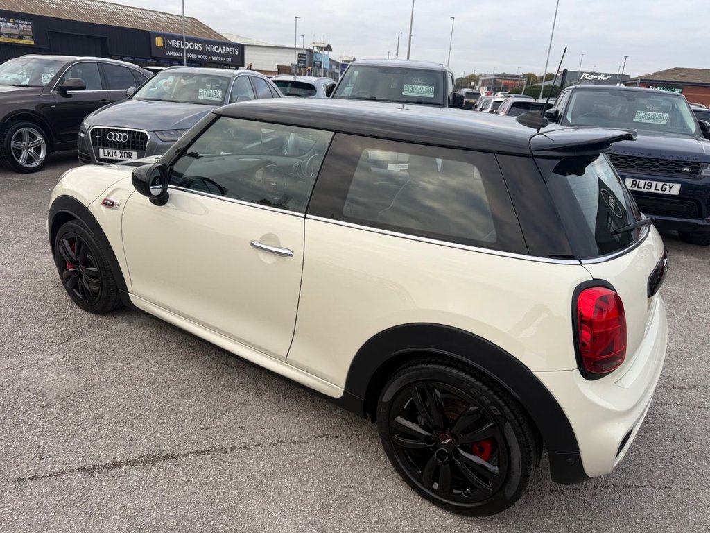 Used MINI Hatch 2019 for sale - 76203436: Photo 4