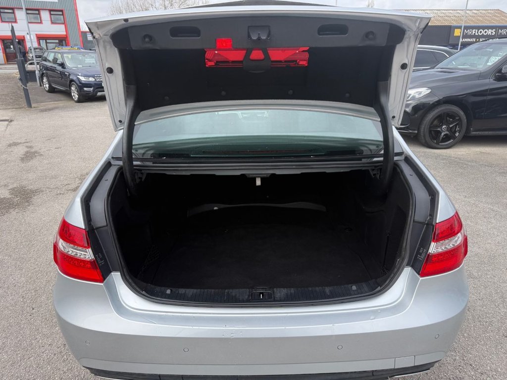 Used Mercedes-Benz E Class 2009 for sale - 77673514: Photo 7