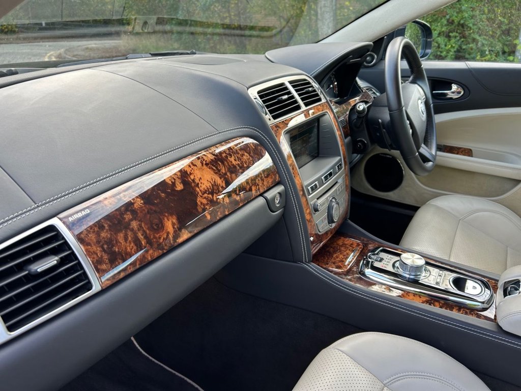 Used Jaguar XK 2010 for sale - 75936911: Photo 26