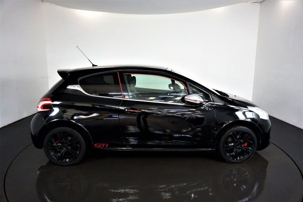 Used Peugeot 208 2014 for sale - 77199880: Photo 10