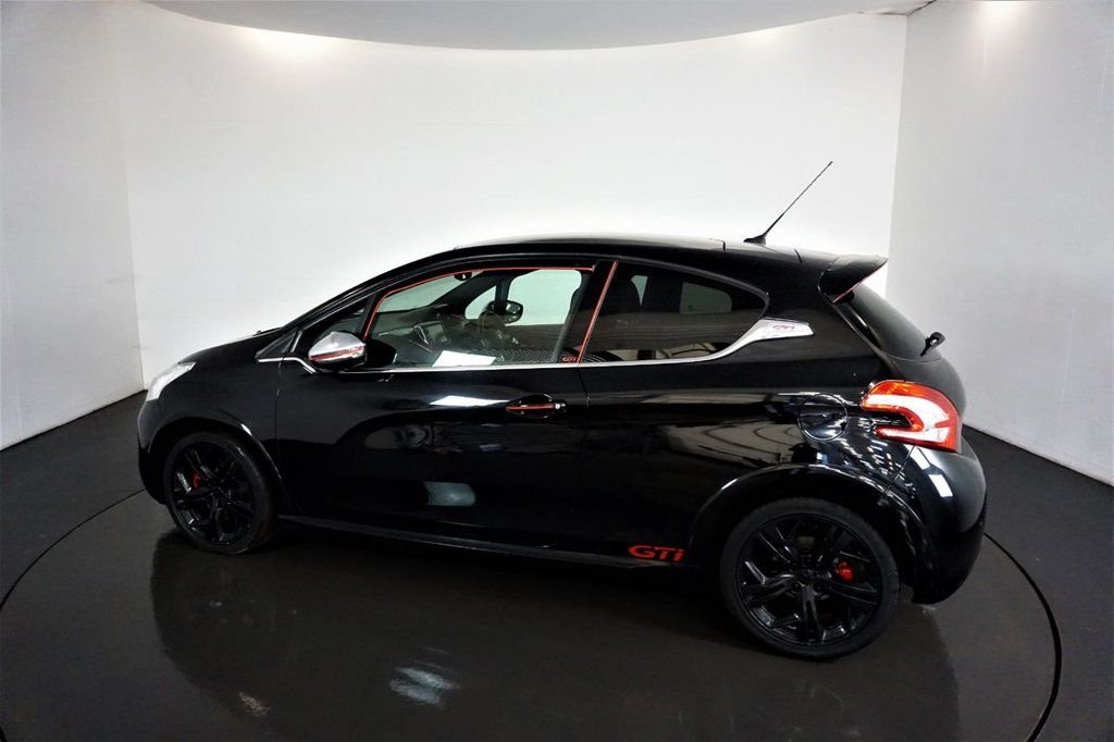 Used Peugeot 208 2014 for sale - 77199880: Photo 5