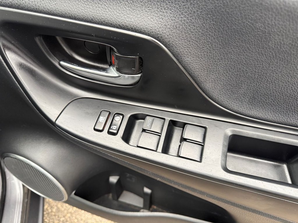 Used Toyota Yaris 2015 for sale - 77122137: Photo 15