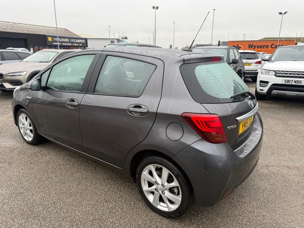 Used Toyota Yaris 2015 for sale - 77122137: Photo 4