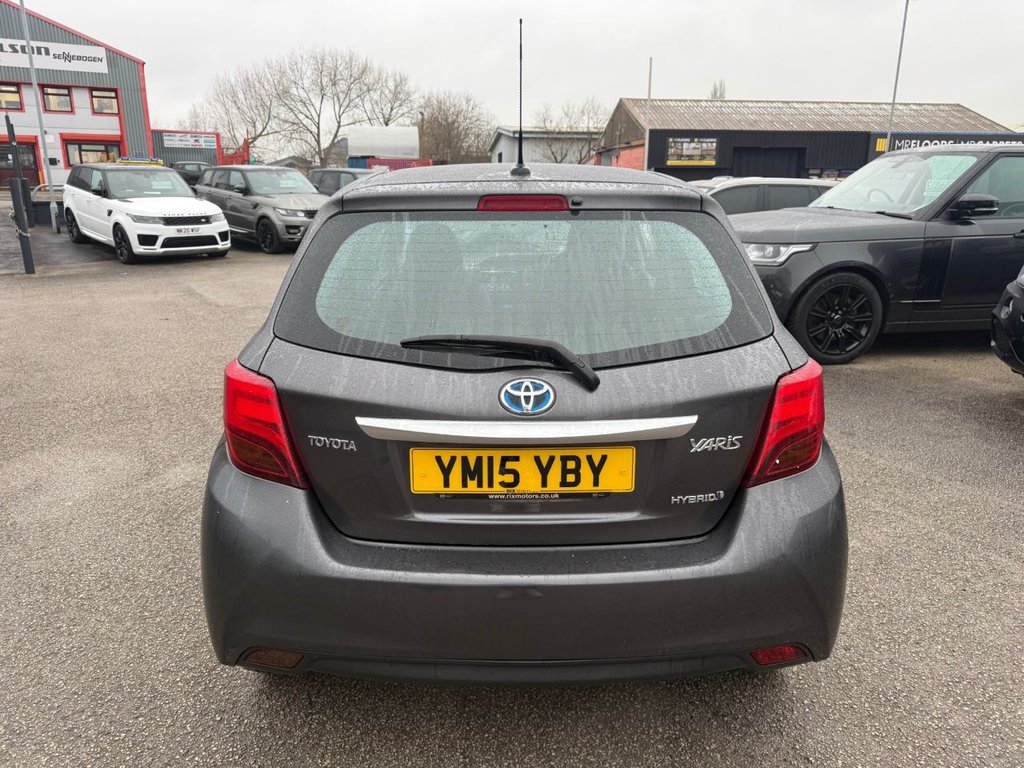 Used Toyota Yaris 2015 for sale - 77122137: Photo 6