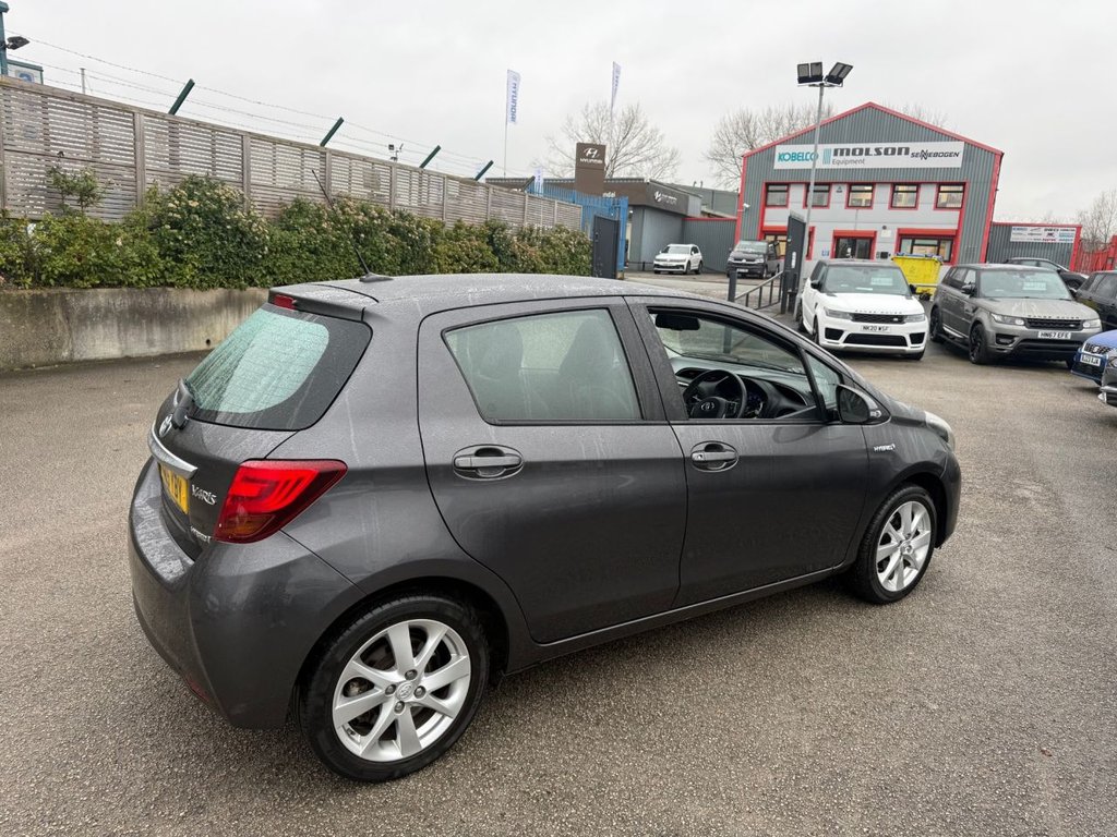Used Toyota Yaris 2015 for sale - 77122137: Photo 8
