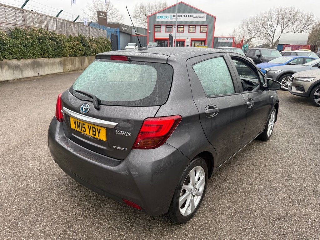 Used Toyota Yaris 2015 for sale - 77122137: Photo 9