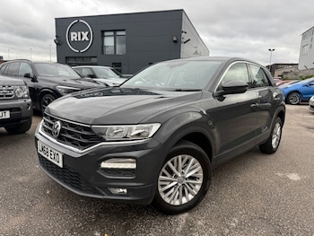 Used Volkswagen T-Roc 2018 for sale - 76582271: Photo