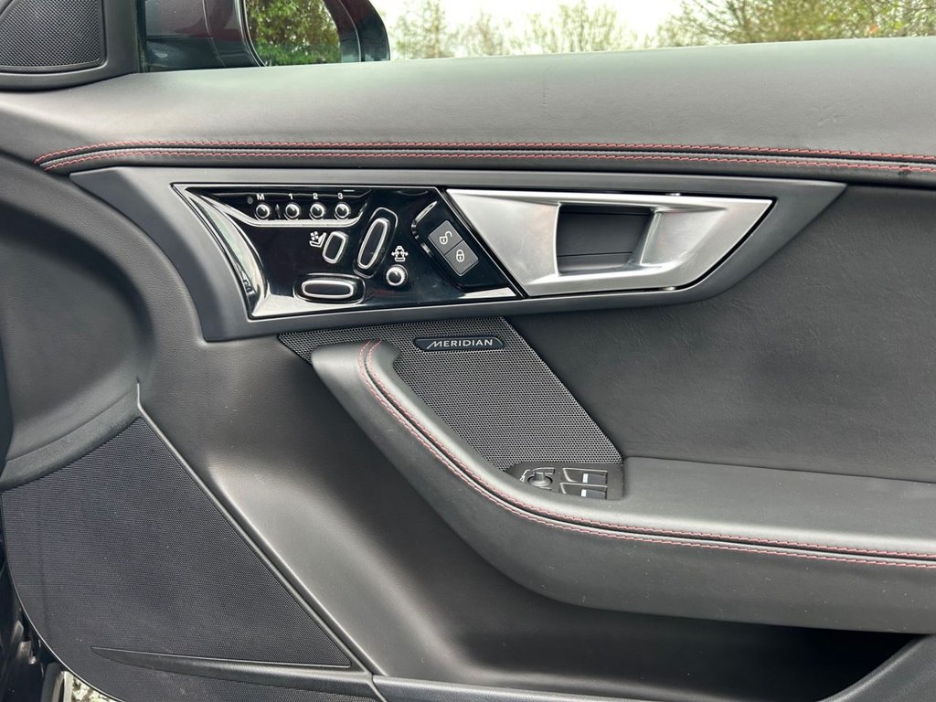 Used Jaguar F-Type 2016 for sale - 76867636: Photo 33