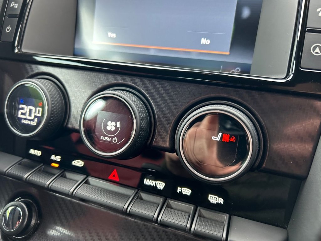 Used Jaguar F-Type 2016 for sale - 76867636: Photo 40