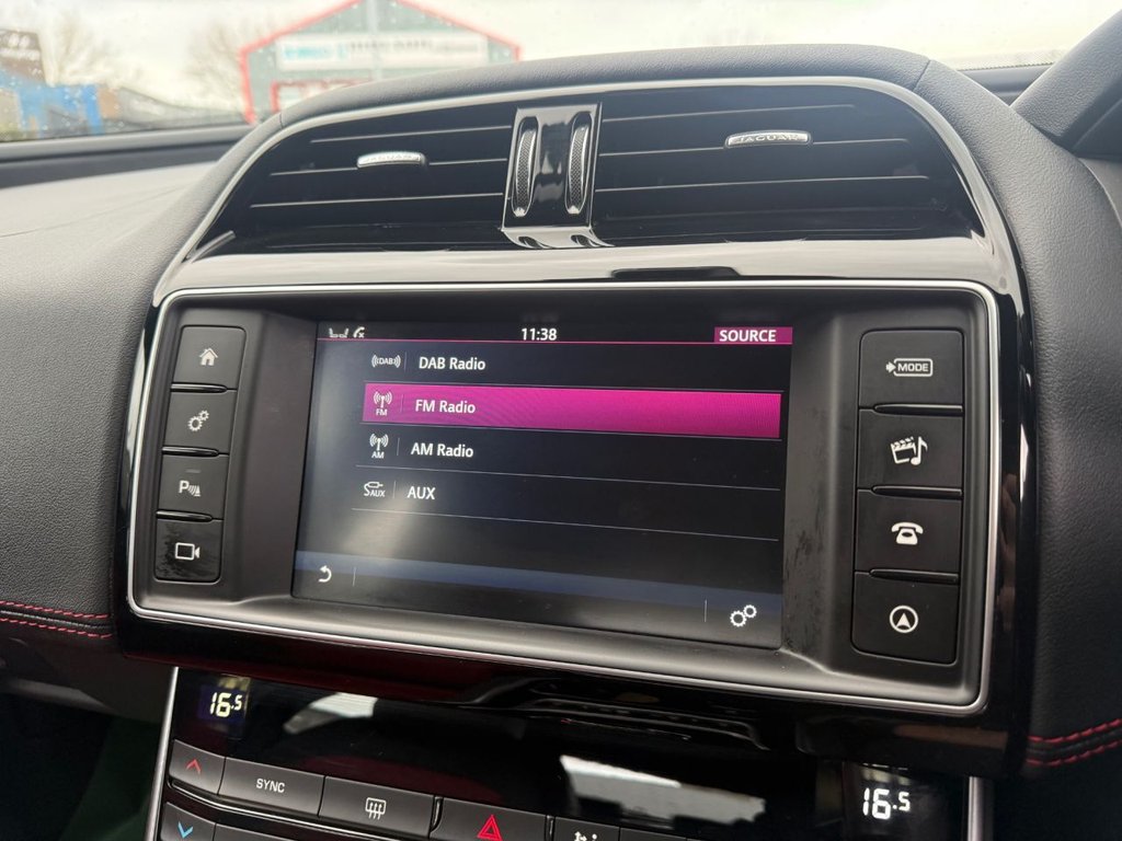 Used Jaguar XE 2017 for sale - 76527215: Photo 21