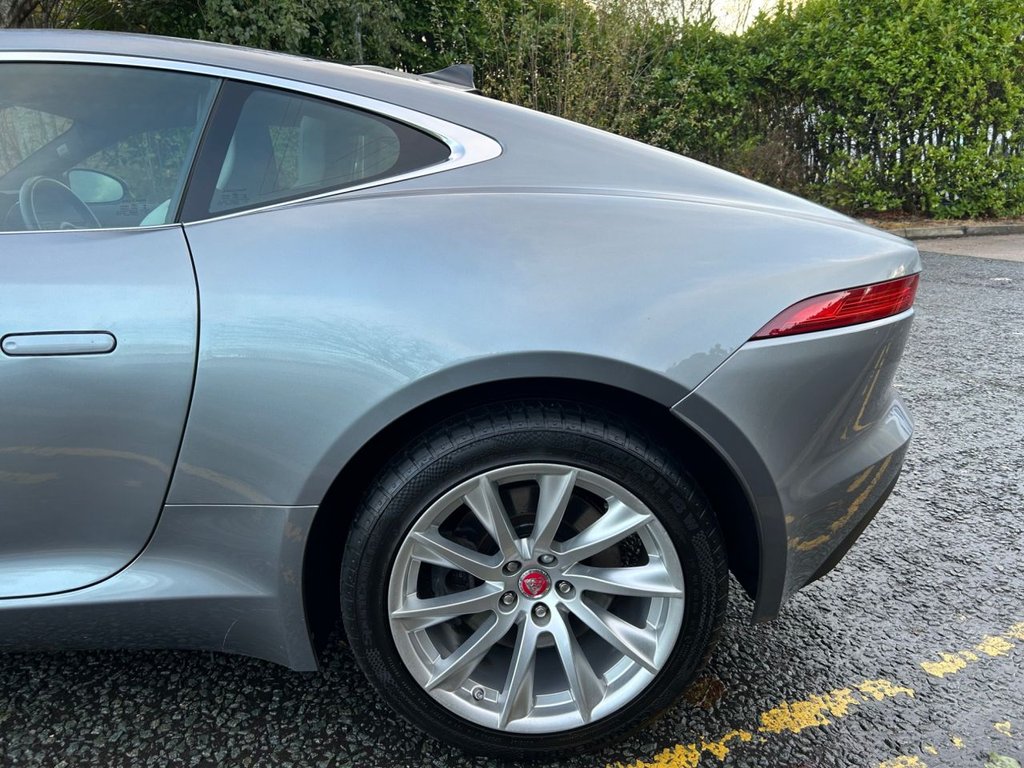 Used Jaguar F-Type 2014 for sale - 76725079: Photo 11
