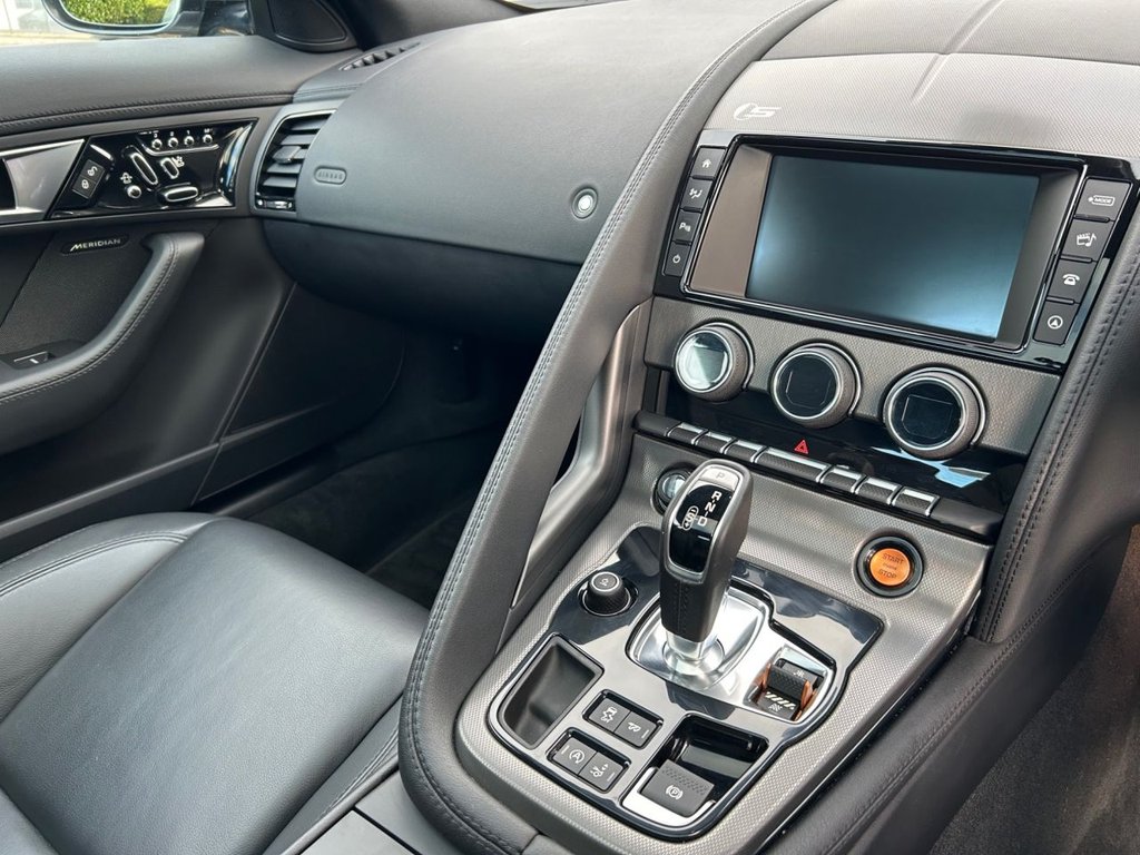 Used Jaguar F-Type 2015 for sale - 76642883: Photo 26