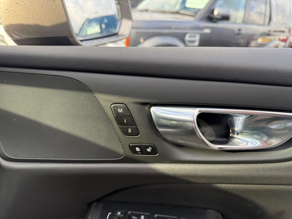 Used Volvo V60 Cross Country 2021 for sale - 76527232: Photo 16
