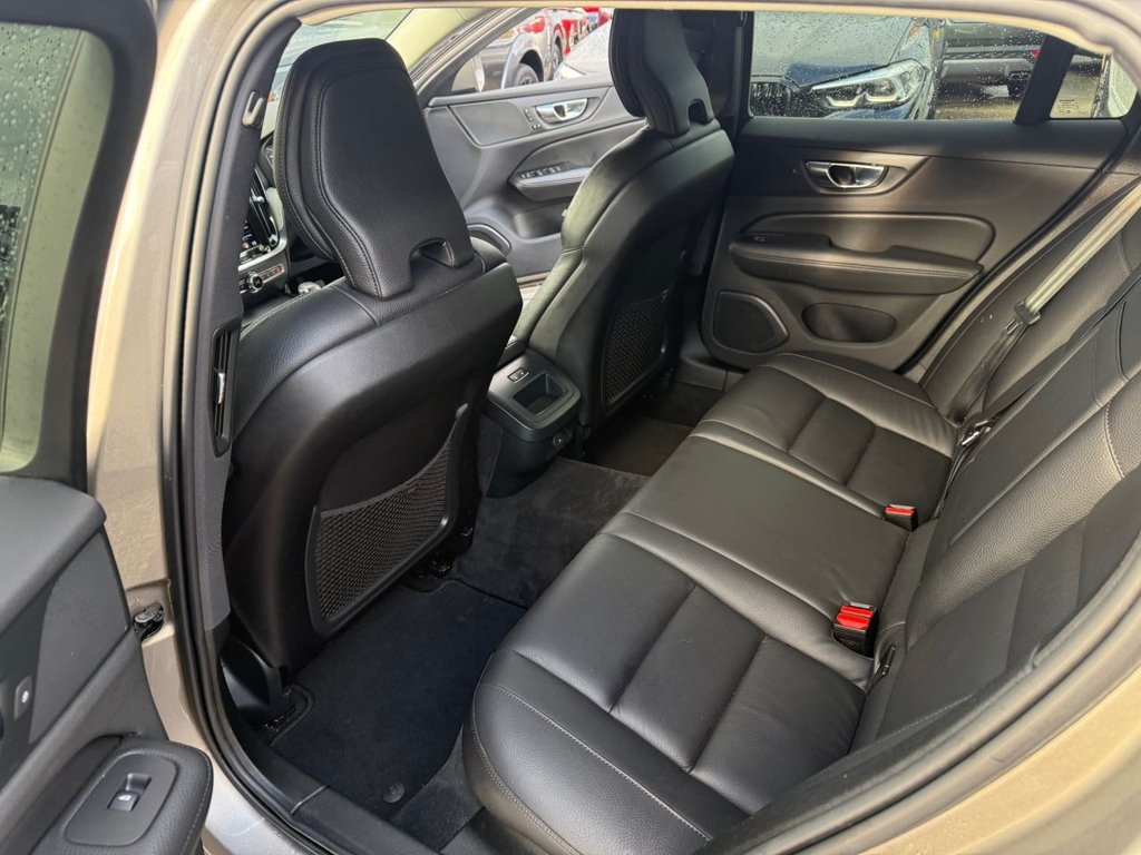 Used Volvo V60 Cross Country 2021 for sale - 76527232: Photo 34