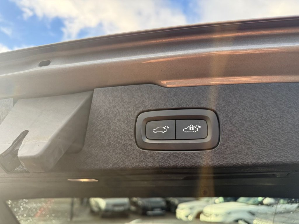 Used Volvo V60 Cross Country 2021 for sale - 76527232: Photo 8