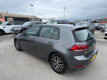 Used Volkswagen Golf 2018 for sale - 78166912: Photo