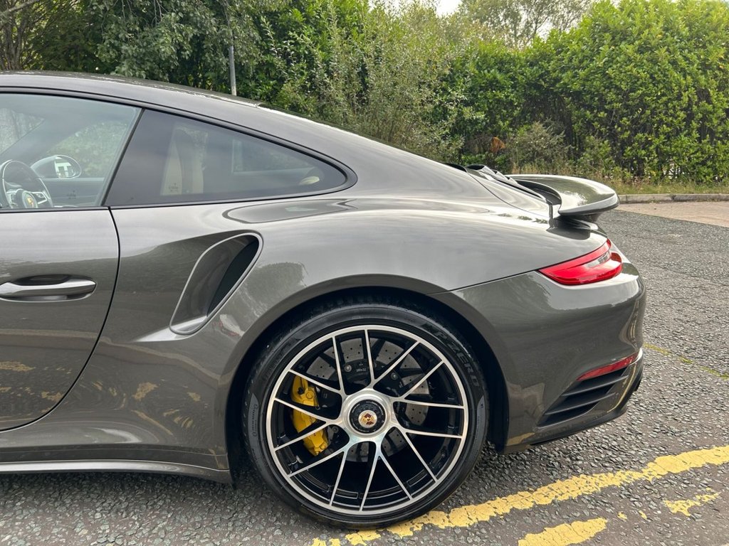 Used Porsche 911 2017 for sale - 75947938: Photo 11